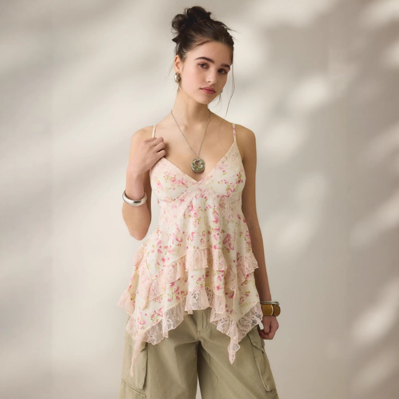 Cami Top Lace - Vintage-Blumen-Chiffon-Cami-Top mit Spitzenrüschen und unregelmäßigem Saum